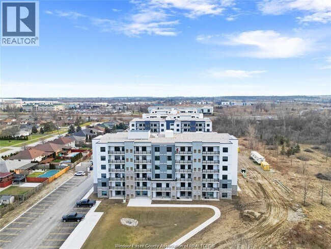 Building Photo - 3290 Stella Crescent