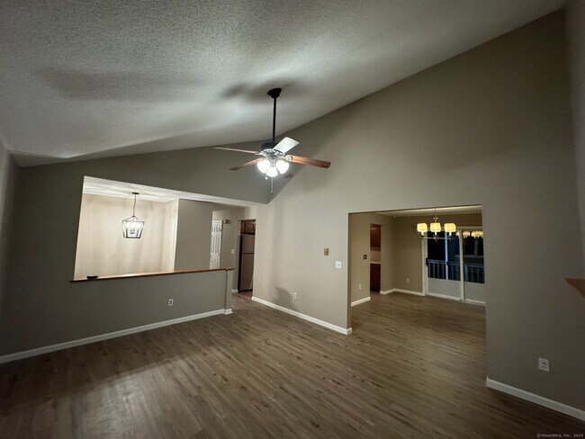 Building Photo - 48 Hidden Pond Dr