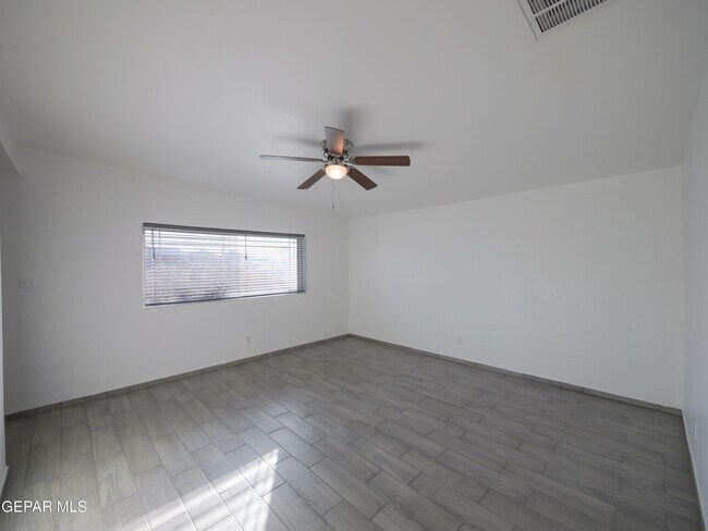 Foto del edificio - 339 Medina St