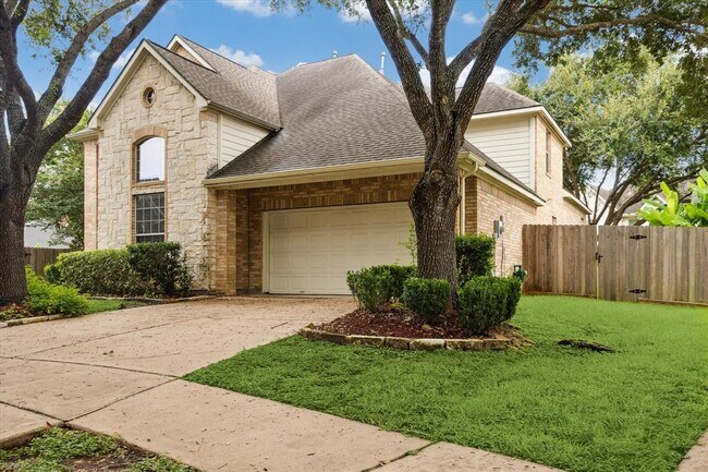 Foto del edificio - 4422 Roundtree Ln