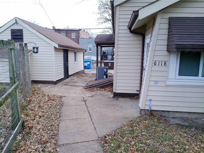 Building Photo - 6118 Vermont Ave