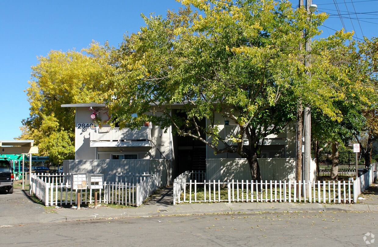 Foto del edificio - 2840 Apple Valley Ln