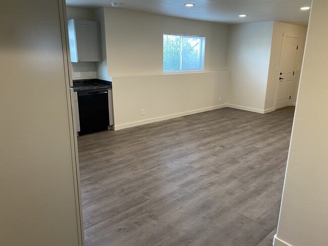 Large kitchen/ Family room - 2817 S 1150 W