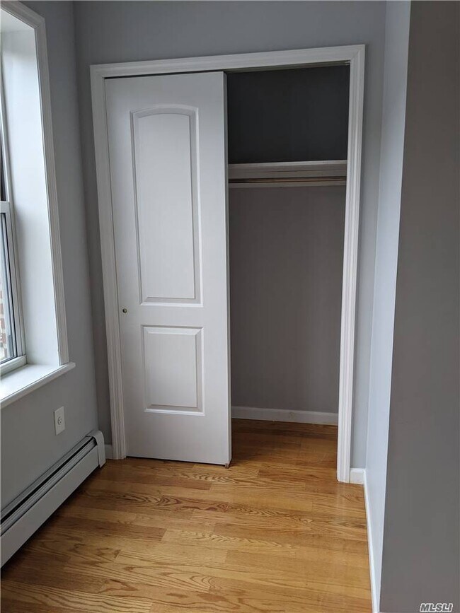 Foto del edificio - 50-64-64 44th St