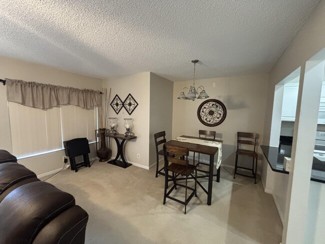 Building Photo - 335 Knotty Pine Cir