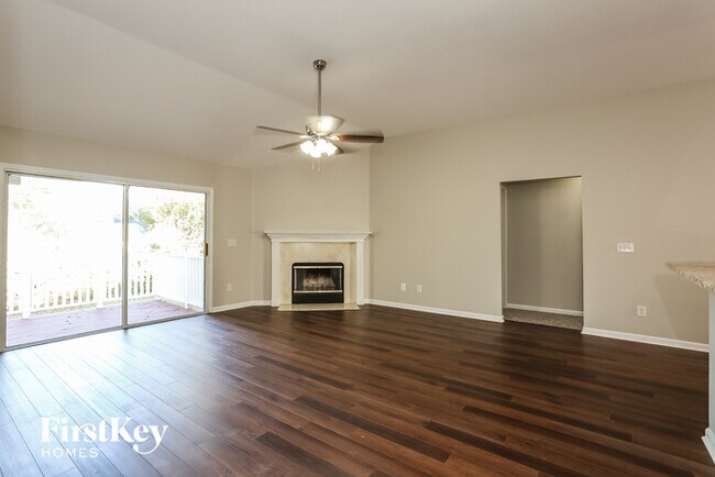 Foto del edificio - 1019 Gallant Fox Cir N