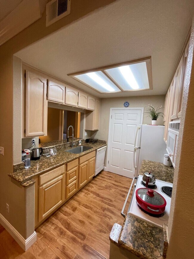 Building Photo - 5966 Lake Almanor Dr
