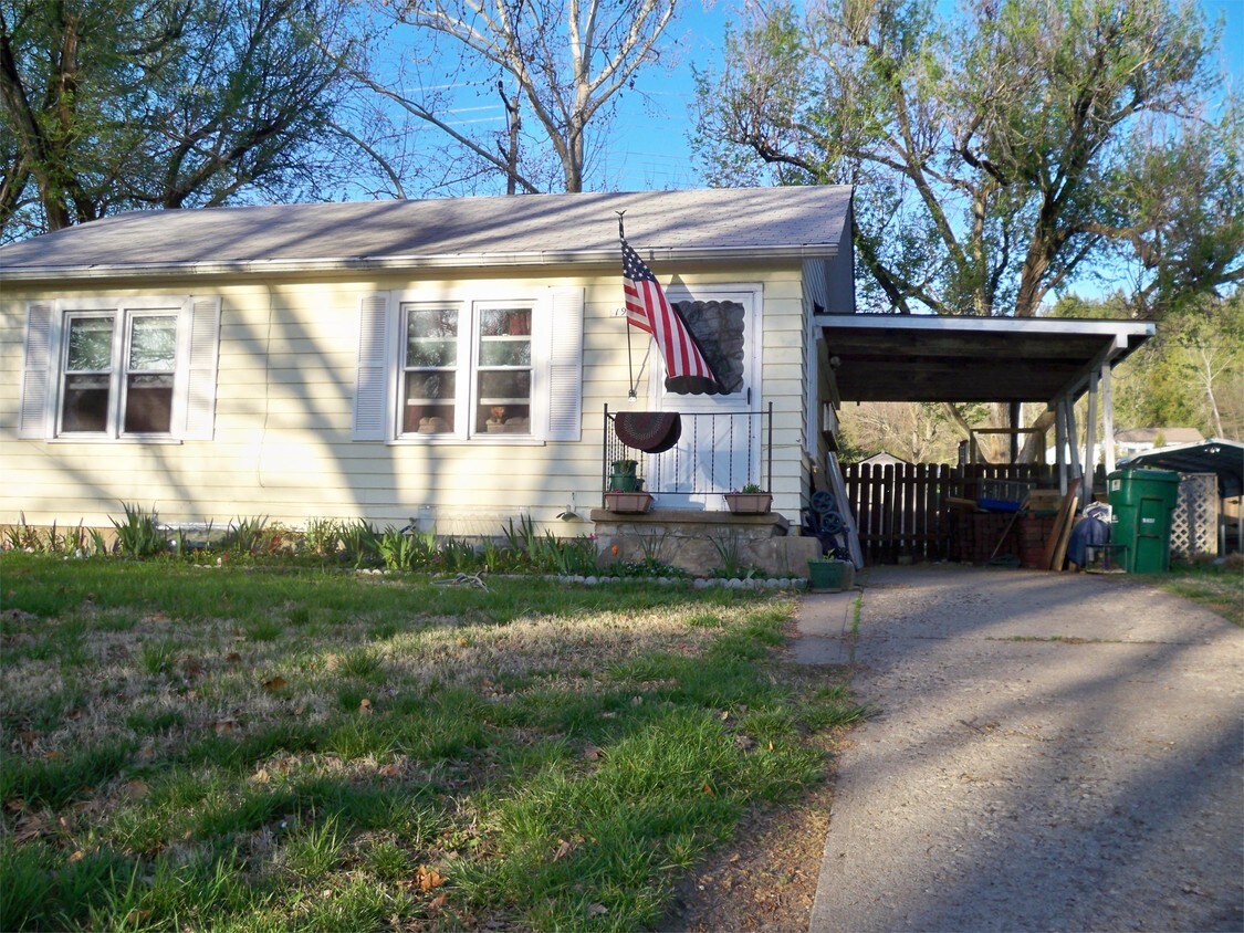 Foto principal - 1927 Lincoln Dr