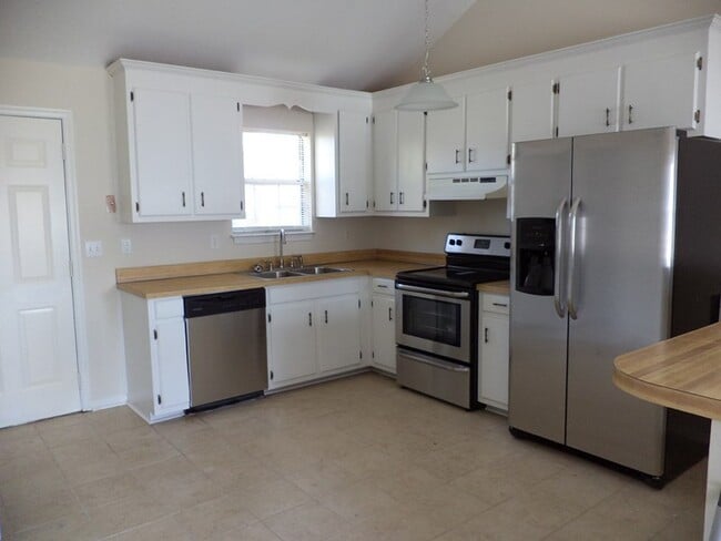 Building Photo - Lovely 3 bedroom in Cherry Acres
