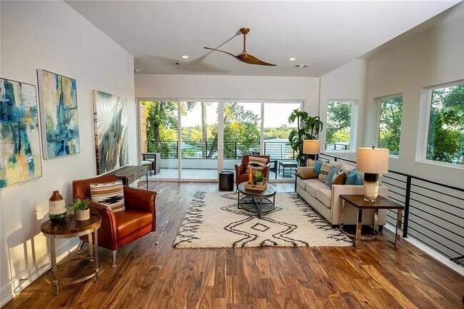 Foto del edificio - 2712 Oak Springs Dr