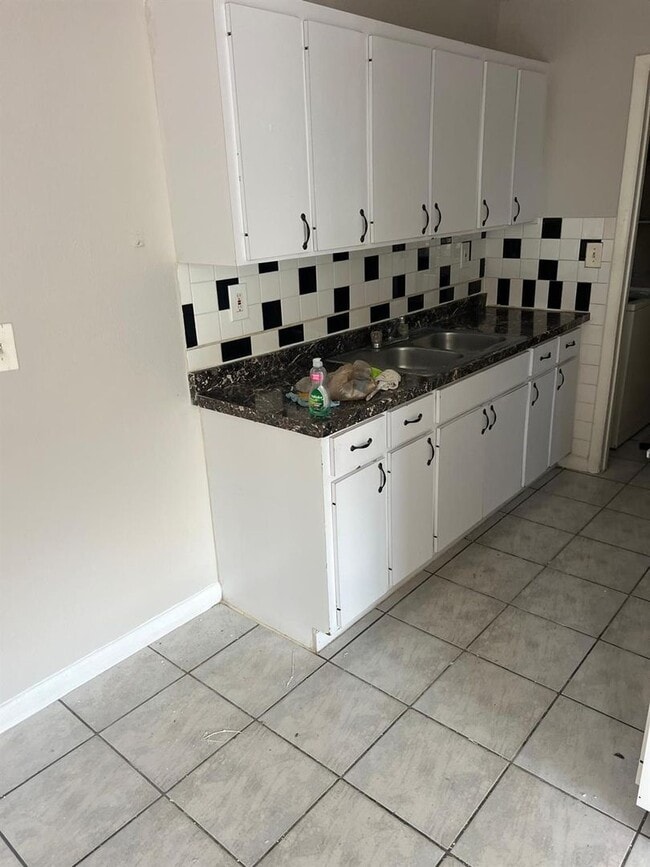 Photo - 990 SW 76th Ave House