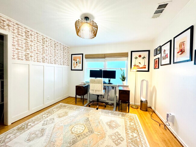 Foto del edificio - 6721 Belford Dr