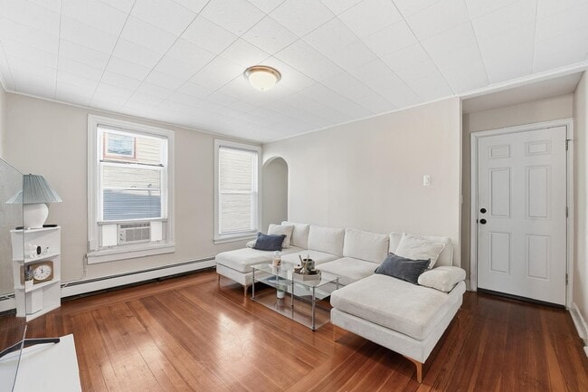 Building Photo - 289 Whiton St