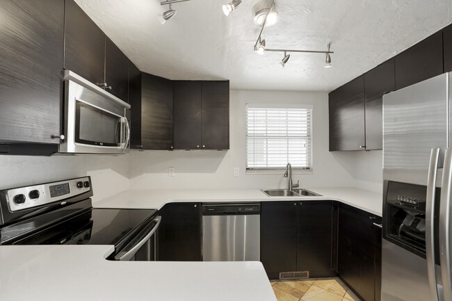 Building Photo - Stunning Renovated 1 bedroom in WillowRidge