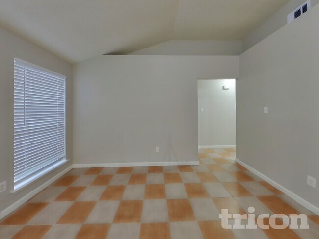 Foto del edificio - 916 Ashmount Ln