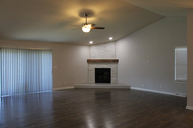Building Photo - W1146 Marietta Ave
