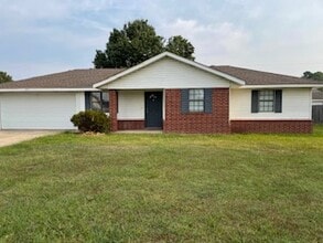 Building Photo - 805 Baywood Dr