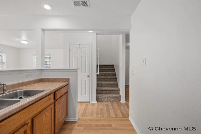 Building Photo - 523 W 3rd St