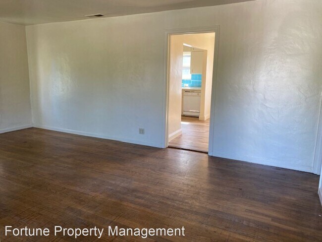 Building Photo - 2 br, 1 bath House - 123 S. Central