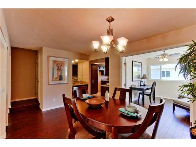 Foto del edificio - This AMAZINGLY immaculate 2 bed townhome w...
