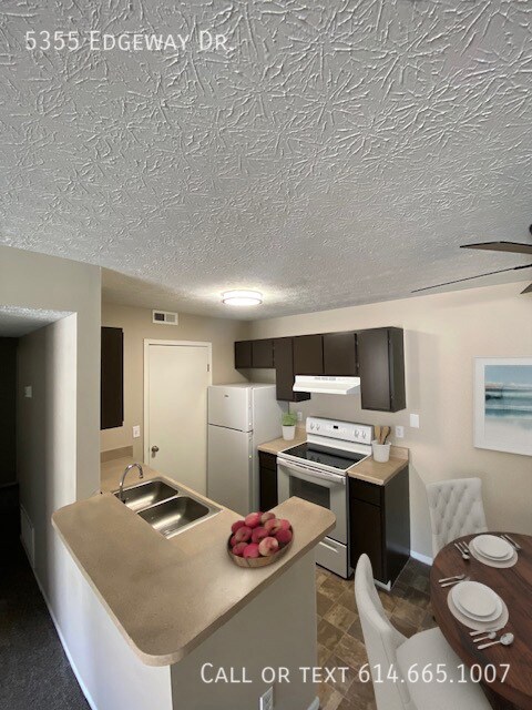 Building Photo - 5355 Edgeway Dr