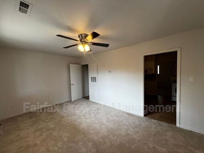 Building Photo - 1309 Hudson Ave