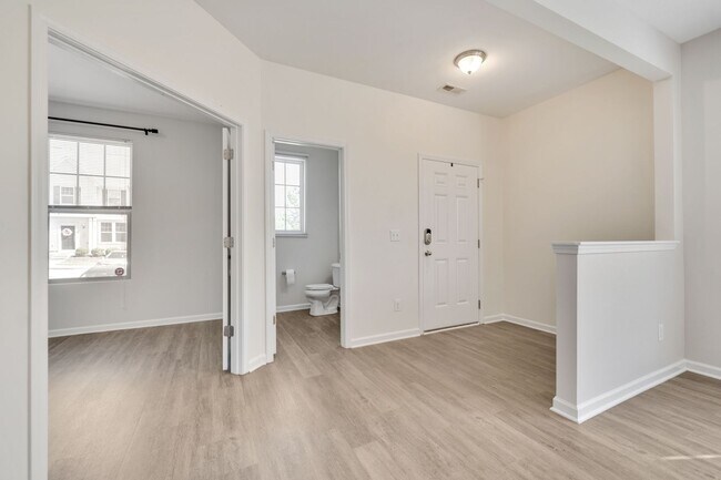 Foto del edificio - 11 Moss Grove Ln