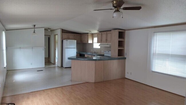 Foto del edificio - 305 Woods Ln
