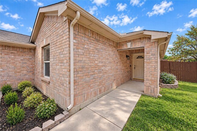 Building Photo - 1641 Knight Trail