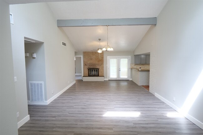 Building Photo - 15654 Boulder Oaks Dr