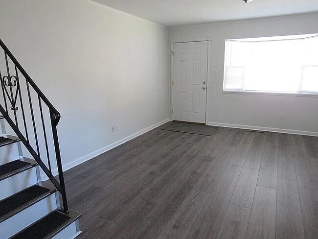 Sala de estar - 917 Pioneer Ln