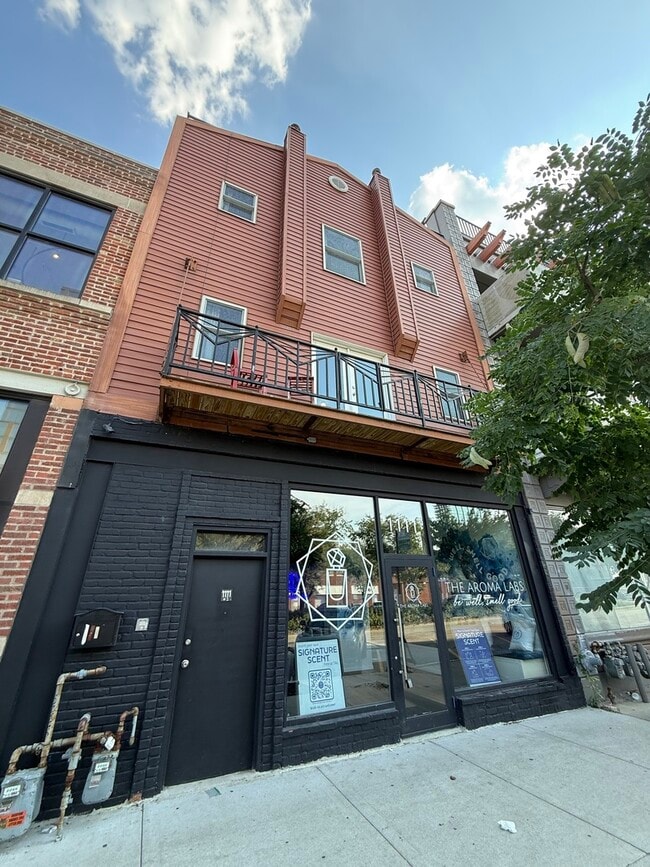 Building Photo - 1111 W Randolph St