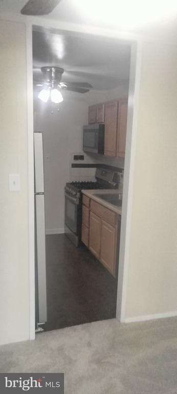 Foto del edificio - 7172 Donnell Pl