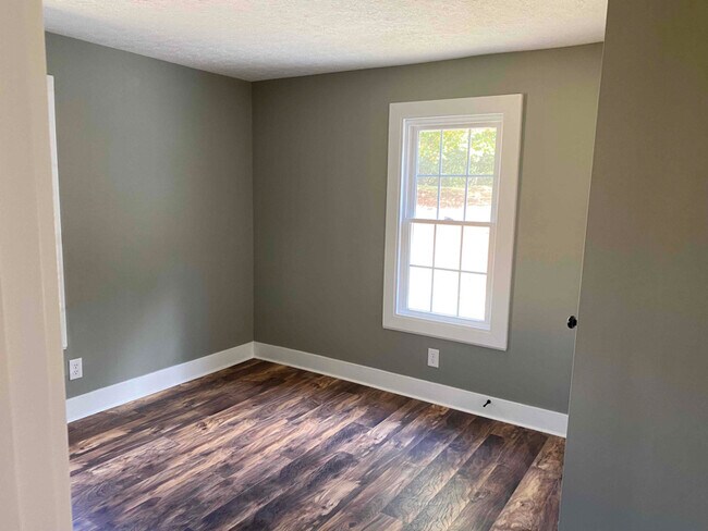 Building Photo - 619 Allison Ave