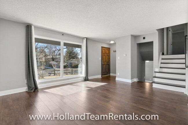Building Photo - Updated Littleton House in GREAT LOCATION near Streets of SouthGlenn