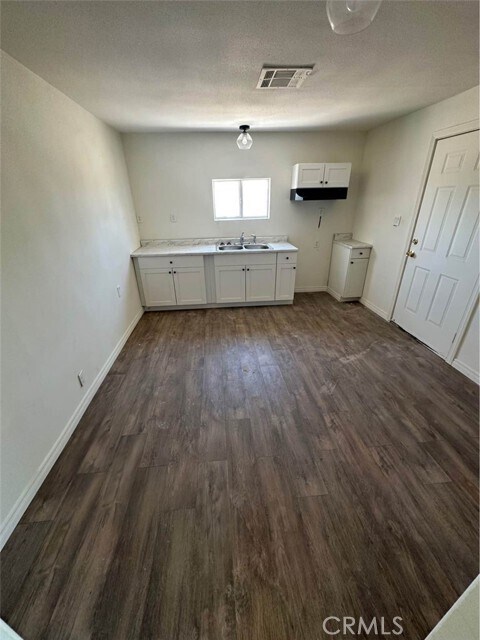 Foto del edificio - 480 S Solano Ave