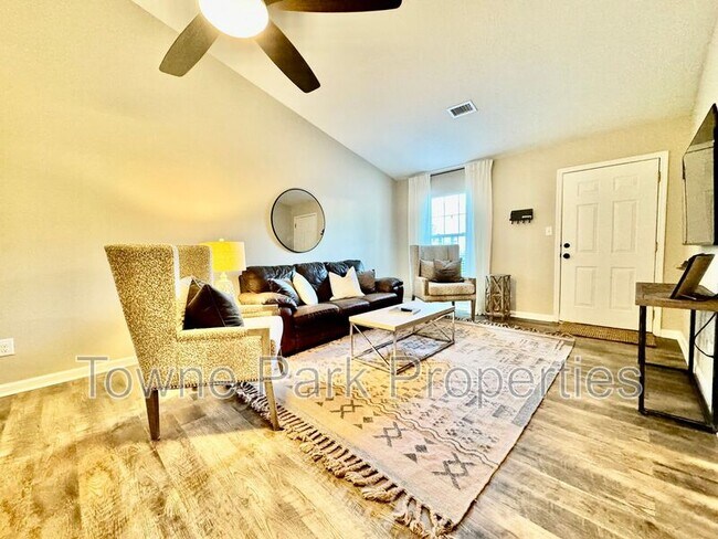 Foto del edificio - 549 Edgecliff Ln