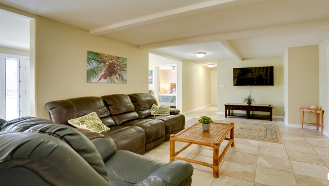 living room - 2417 Nihi St