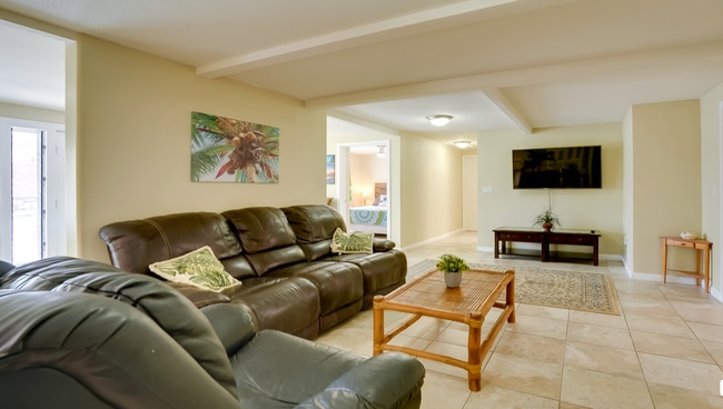 living room - 2417 Nihi St