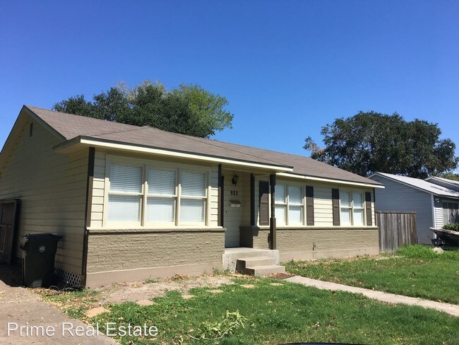 Foto del edificio - 3 br, 2 bath House - 922 Delaine St.