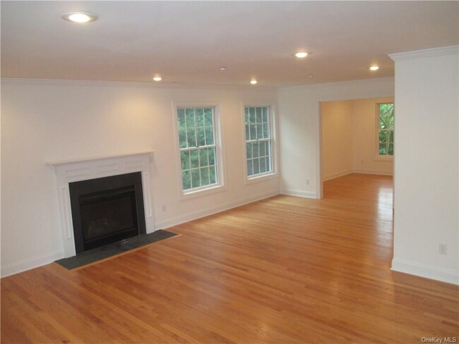 Building Photo - 29 Carpenter Ave
