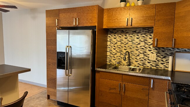 Foto del edificio - 9-S125 Lake Dr