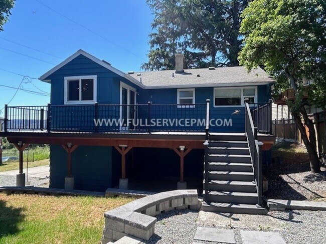 Foto del edificio - Exceptional South Beacon Hill 3 BD 2 BA! Huge Deck!