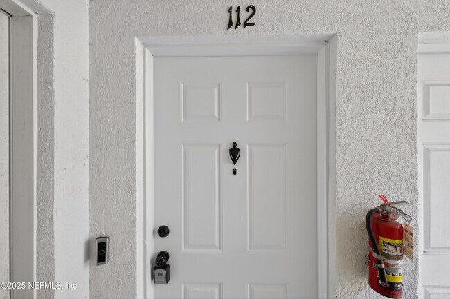 Foto del edificio - 7028 Deer Lodge Cir