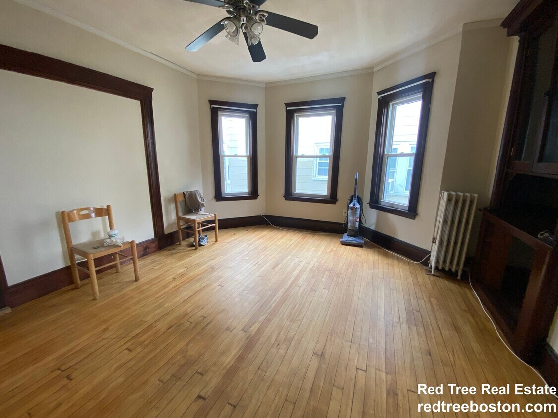 Primary Photo - 12 Douglas Ave