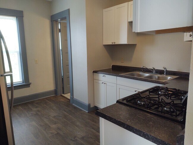 Foto del edificio - 611 N Perry St