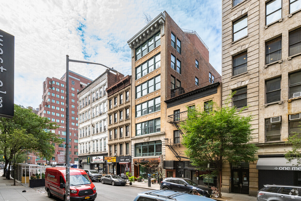 Primary Photo - 110 W 17th St