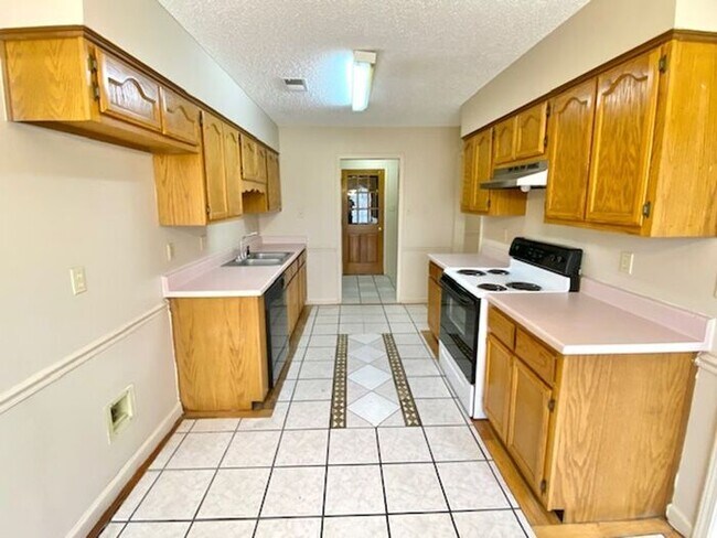 Foto del edificio - 3 bedroom/2bath 38125