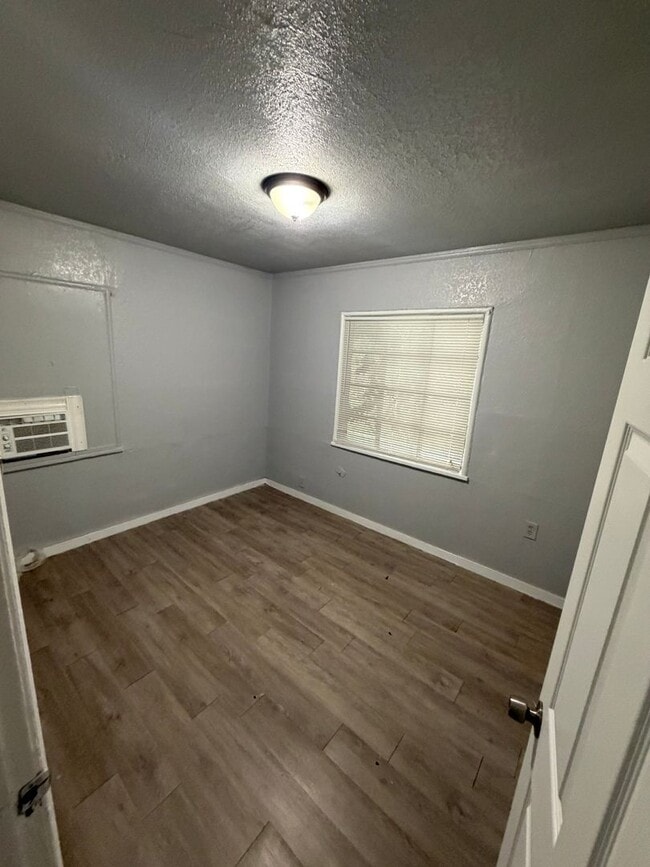 Foto del edificio - Single-Family Home Available in 76107