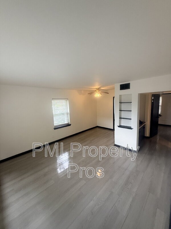 Foto del edificio - 3074 N 73rd St